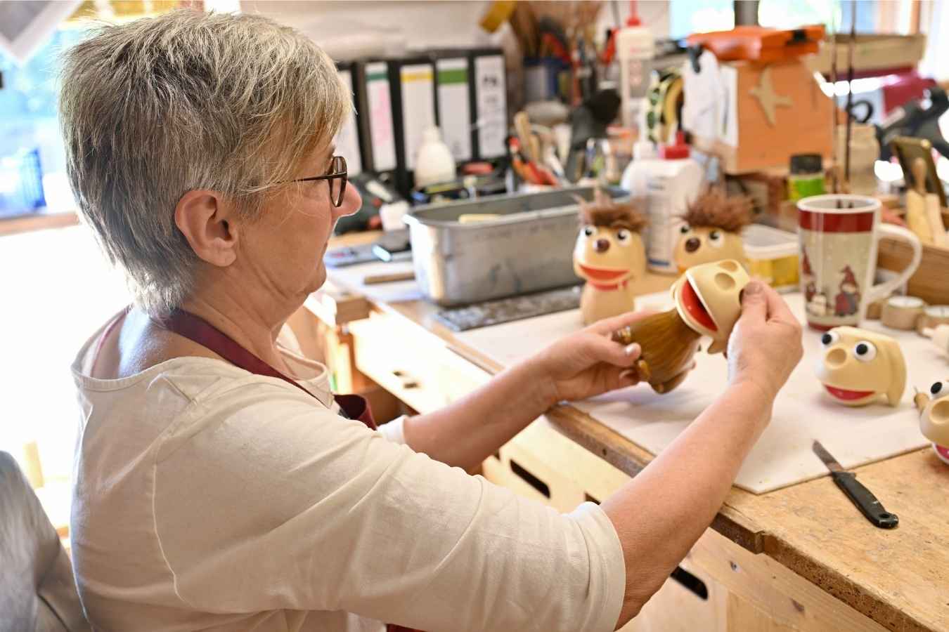 Moppi - Räucherfigur (14,5 cm) - Moppi wird bemalt