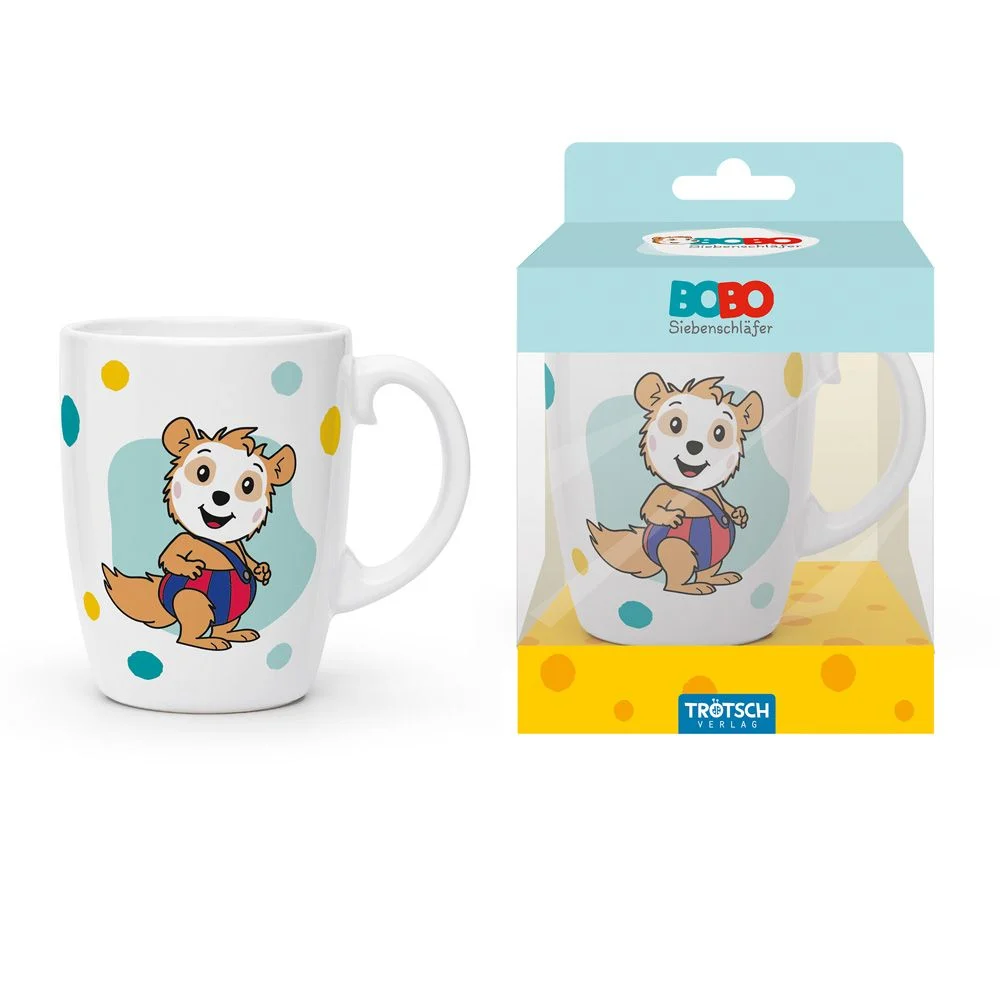 troetsch-bobo-siebenschlaefer-kindertasse-blau-geschenktasse-aus-porzellan-troetsch-verlag.webp bobo siebenschlaefer tasse blau freistehend und verpackung