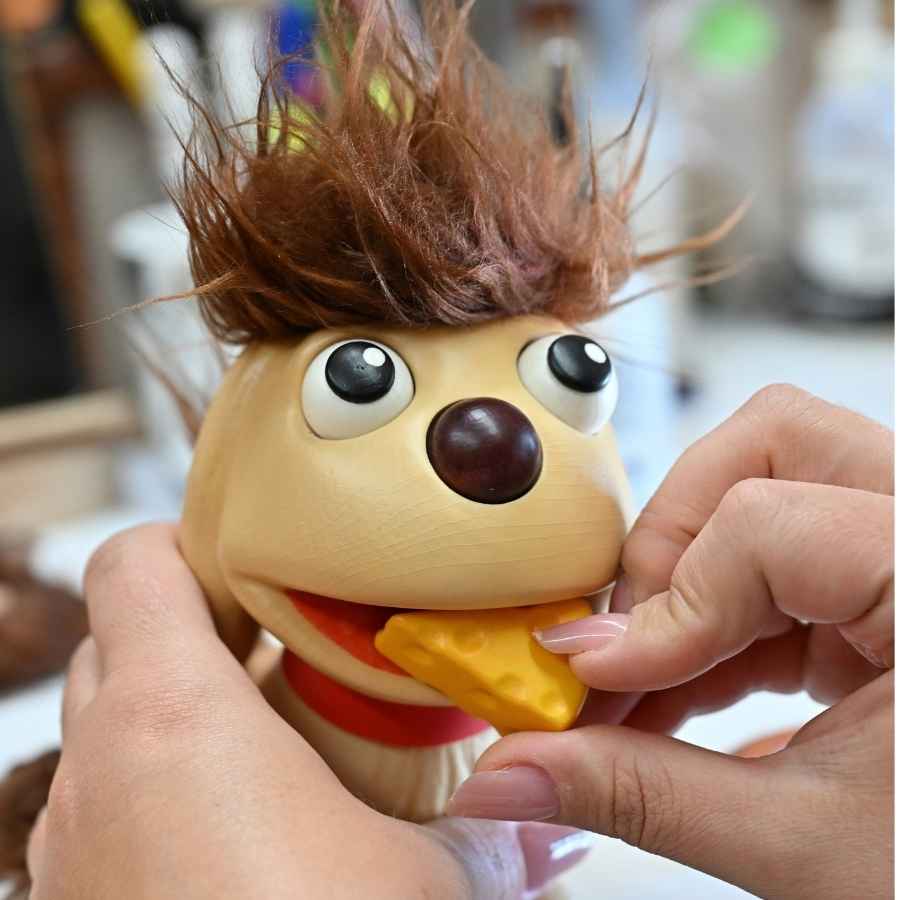 Moppi - Räucherfigur (14,5 cm) - Moppi bekommt Käse