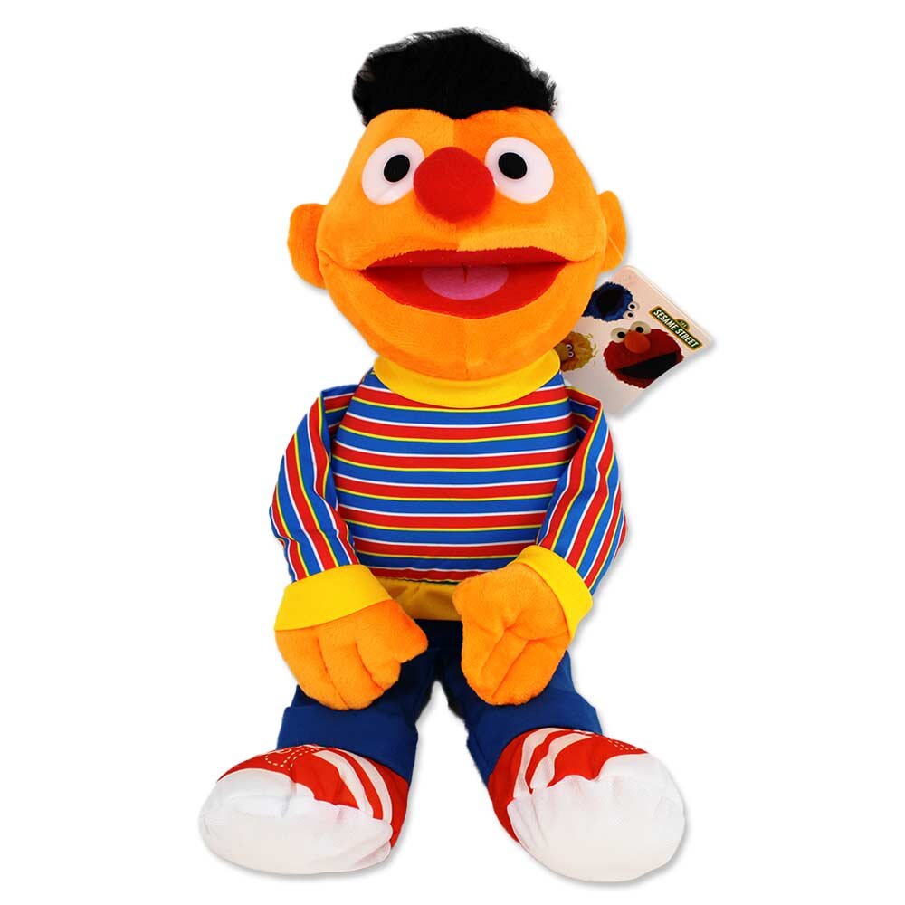 Ernie Plüschtier aus der Sesamstraße, 38 cm groß, sitzend, Vorderansicht mit breitem Lächeln und bunter Kleidung